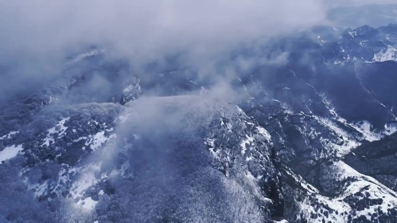 山西省长治市板山春雪后的山巅景色视频下载