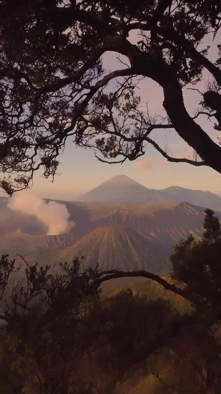 远眺布罗莫火山视频下载