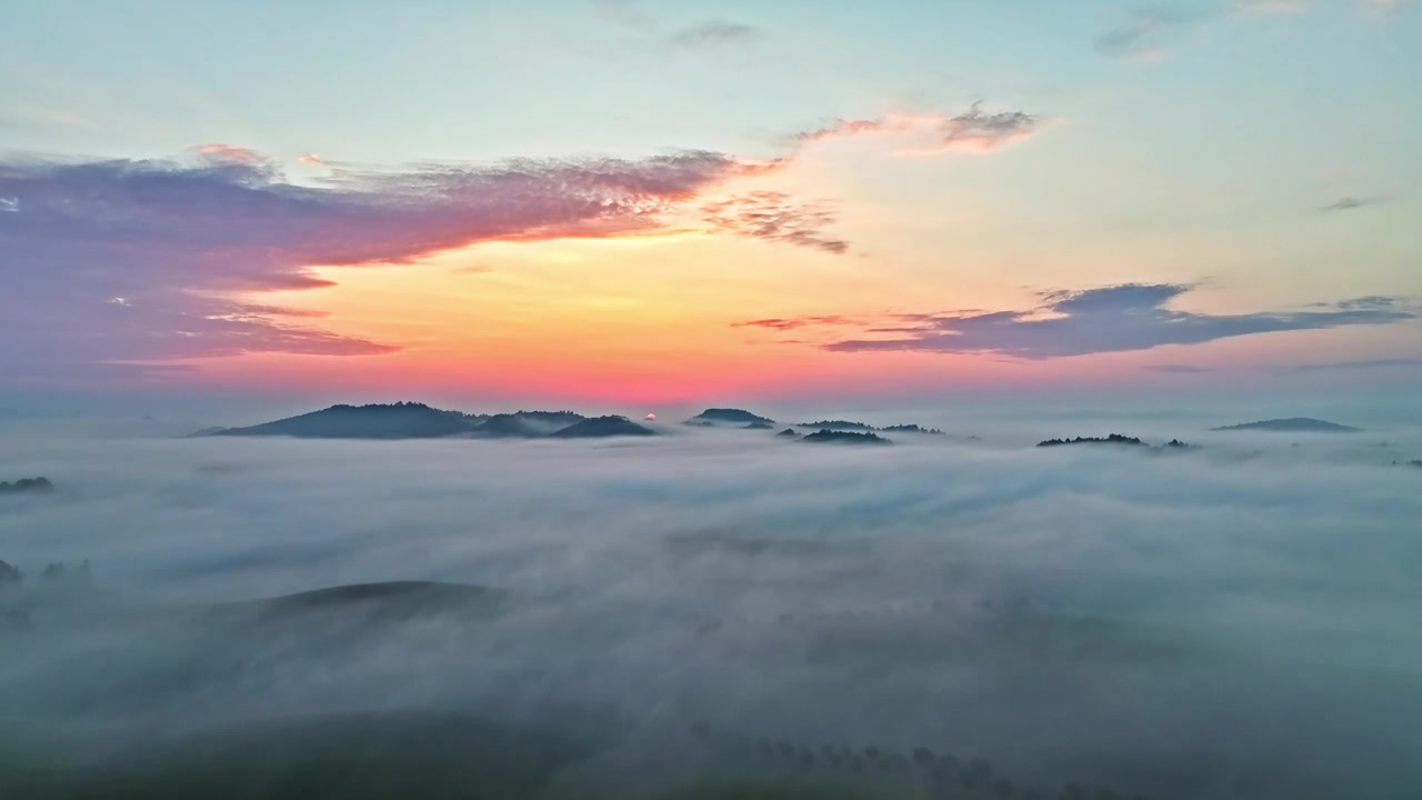 4K贵州遵义湄潭茶海日出航拍视频素材