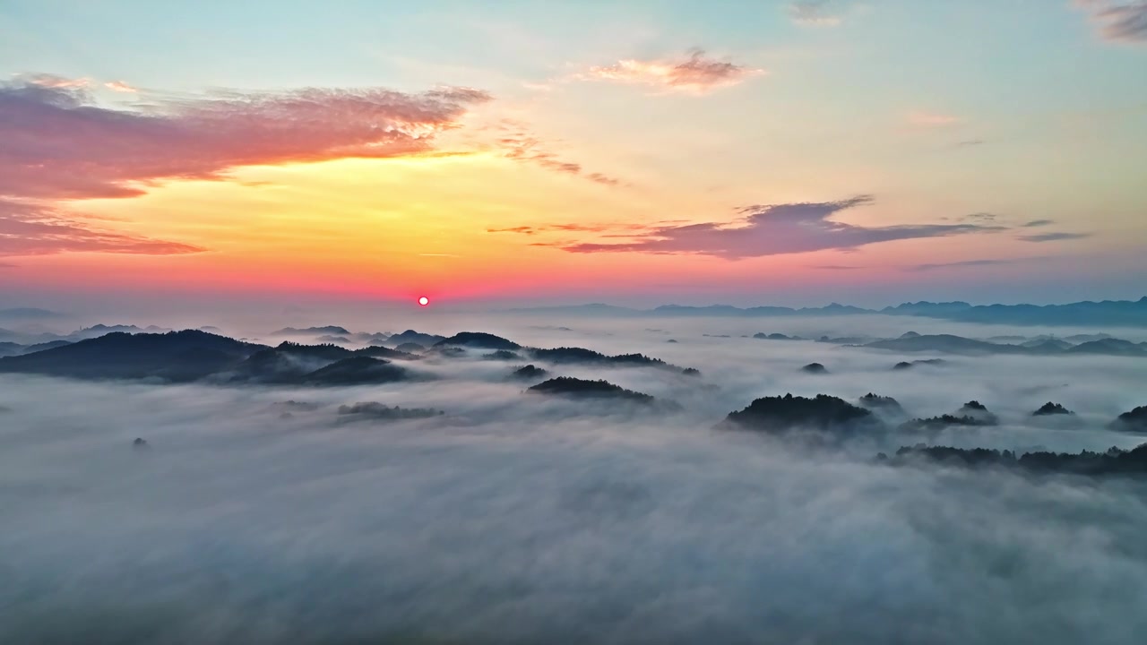 4K贵州遵义湄潭茶海日出航拍视频素材