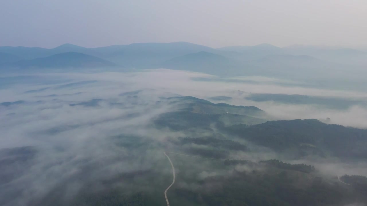 空中鸟瞰松花湖高山云海田野乡村视频素材