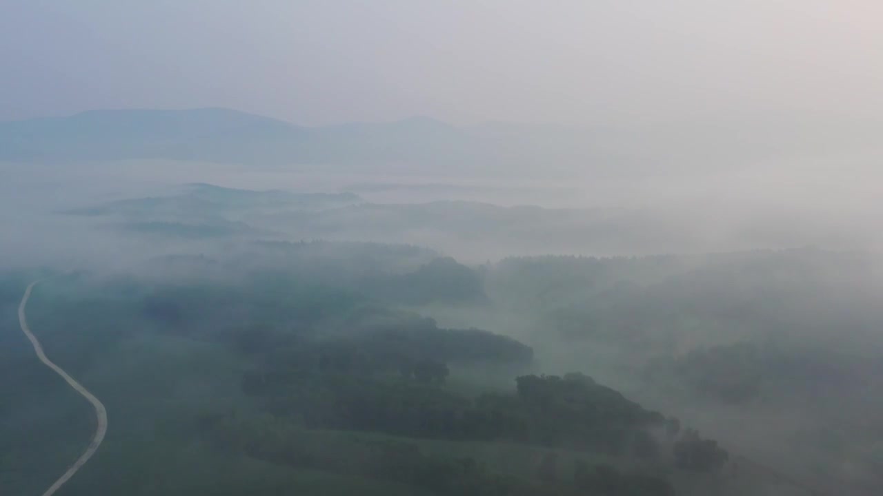 空中鸟瞰松花湖高山云海田野乡村视频素材