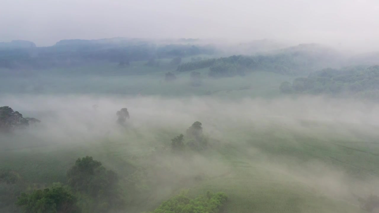 空中鸟瞰松花湖高山云海田野乡村视频素材