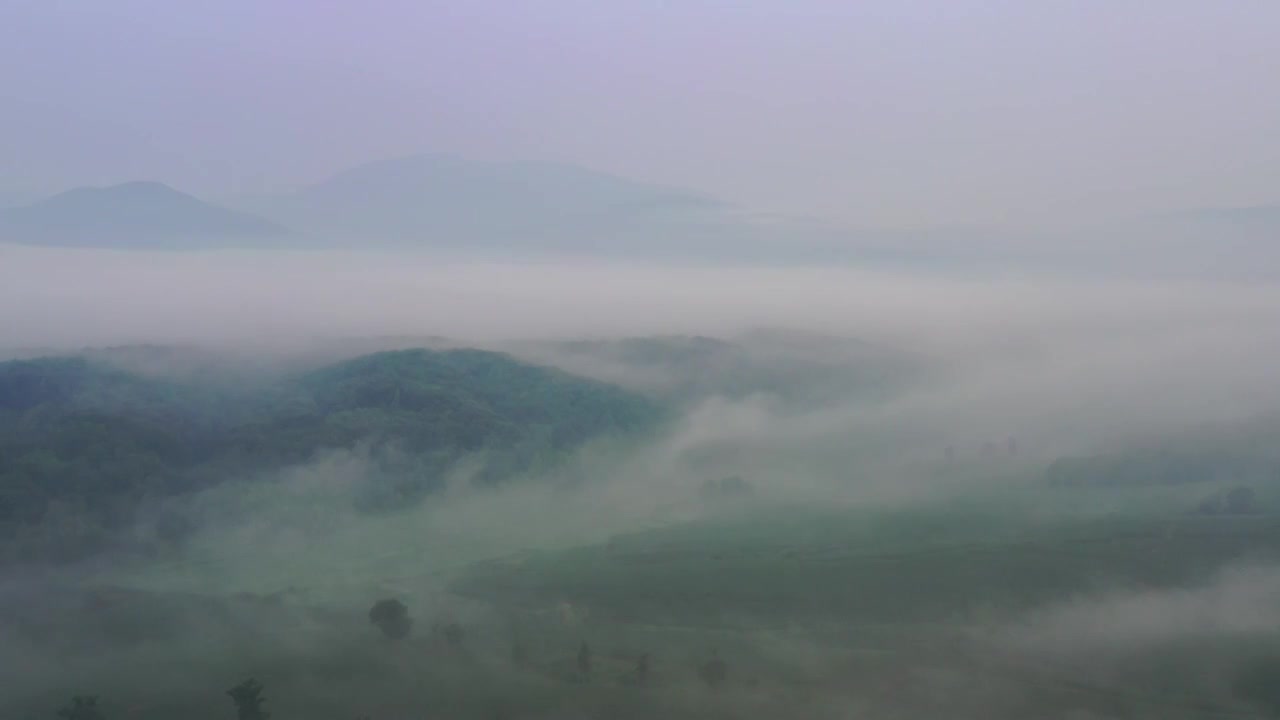 空中鸟瞰松花湖高山云海田野乡村视频素材