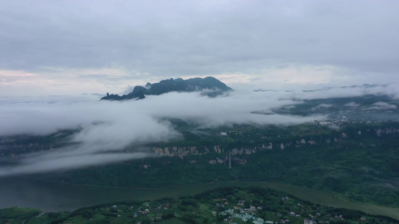 湖北恩施新塘红花峰林景区雨后风光视频素材