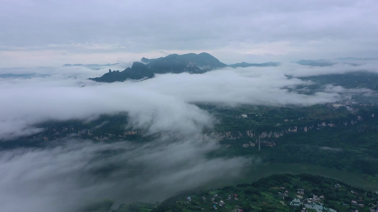 湖北恩施新塘红花峰林景区雨后风光视频素材