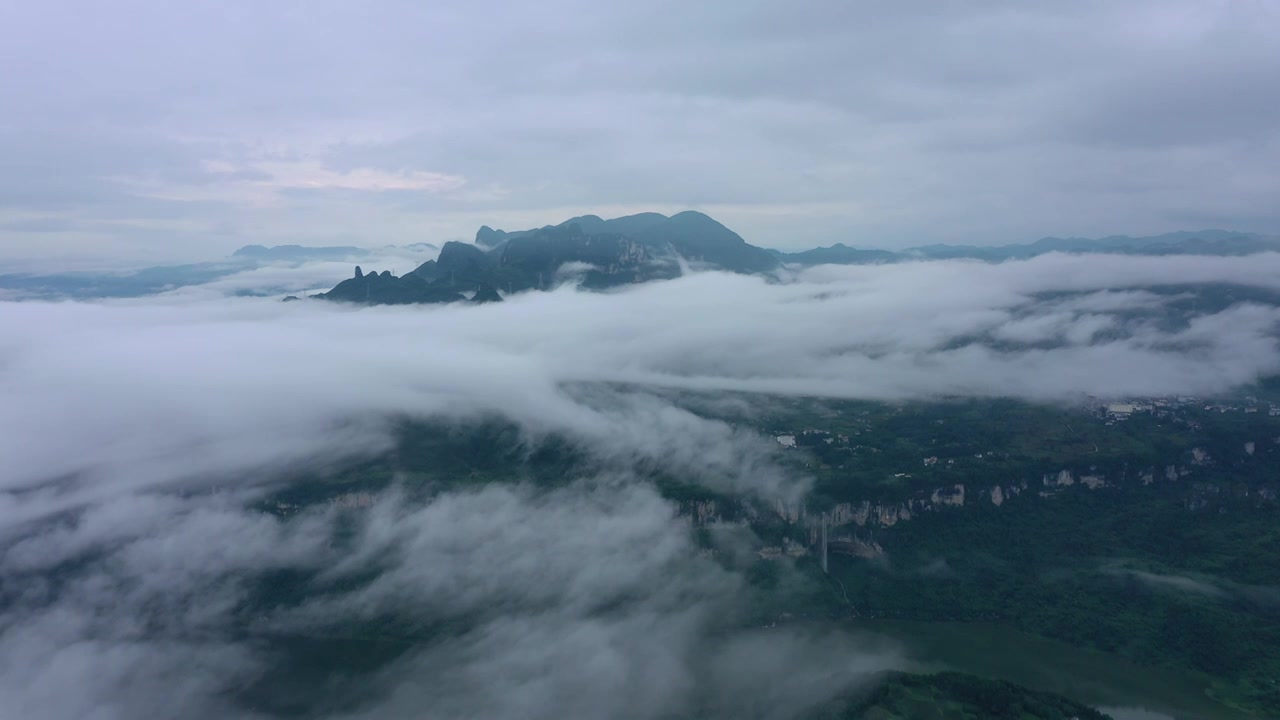 湖北恩施新塘红花峰林景区雨后风光视频素材