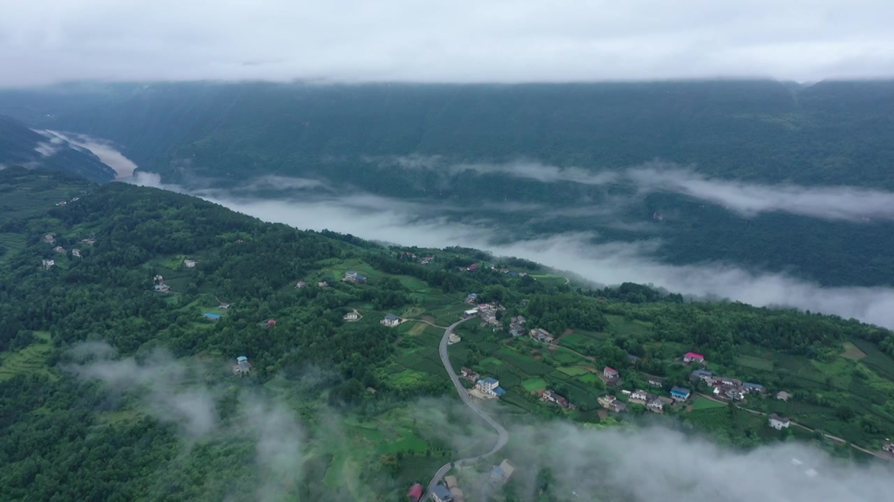 湖北恩施新塘红花峰林景区雨后风光视频素材