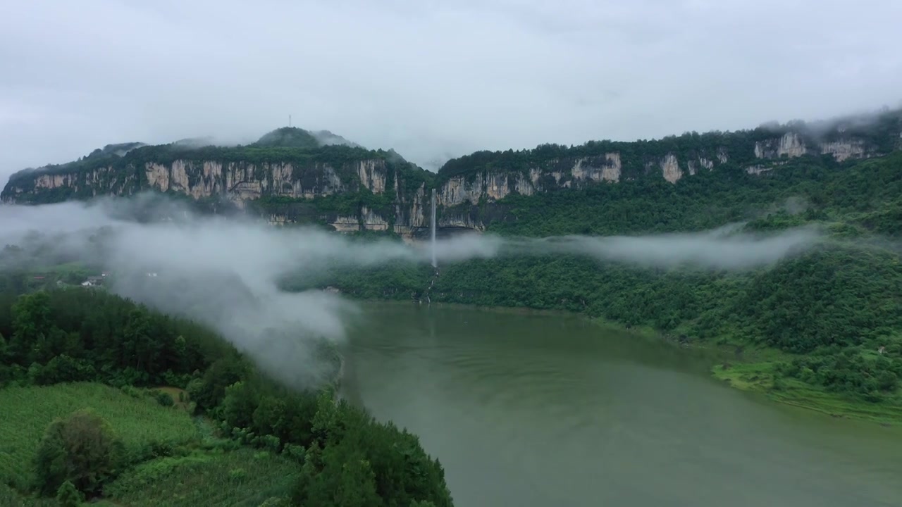 湖北恩施新塘红花峰林景区雨后风光视频下载