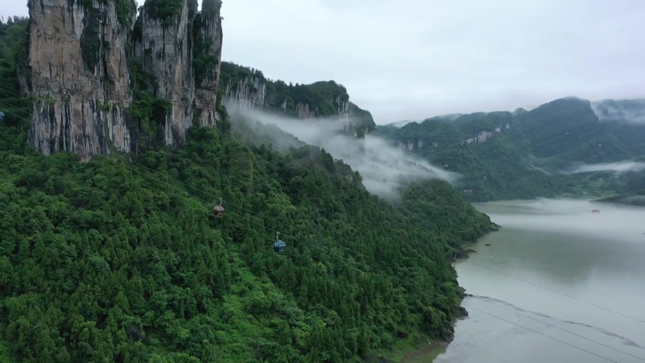 湖北恩施新塘红花峰林雨后风光视频素材