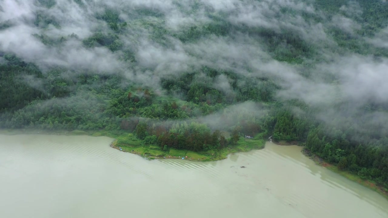 湖北恩施新塘红花峰林雨后风光视频下载