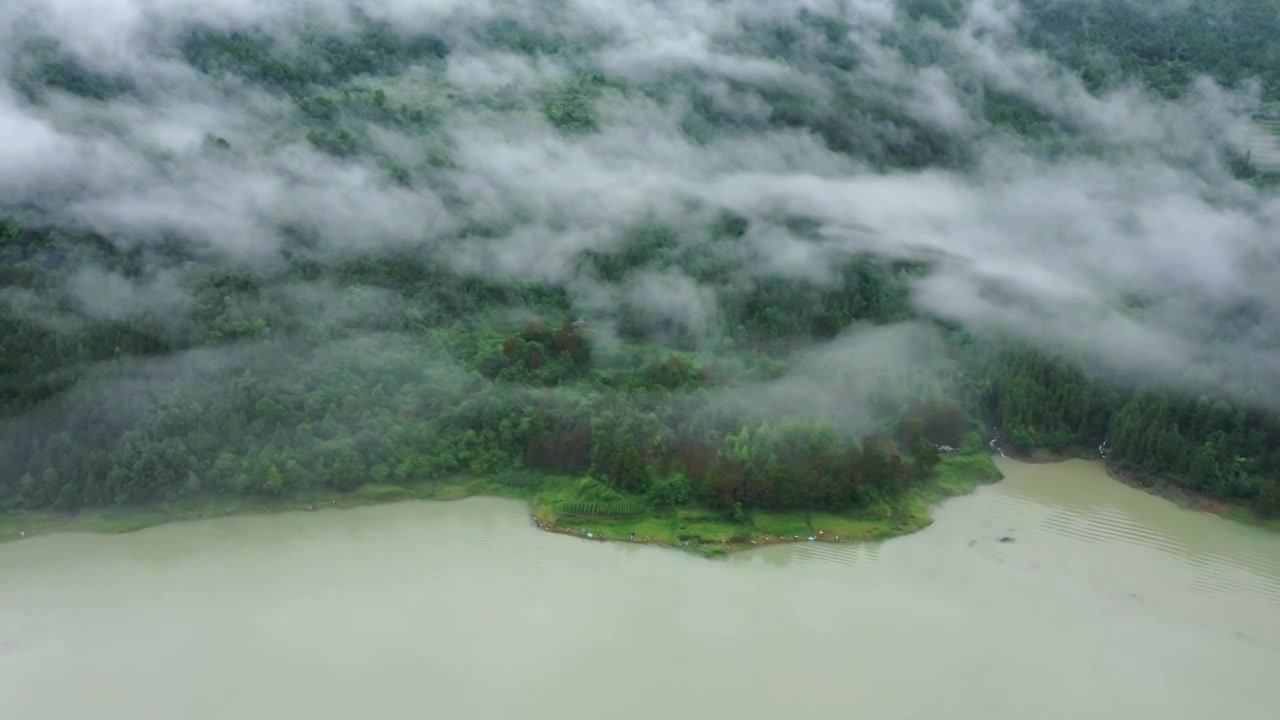 湖北恩施新塘红花峰林雨后风光视频下载