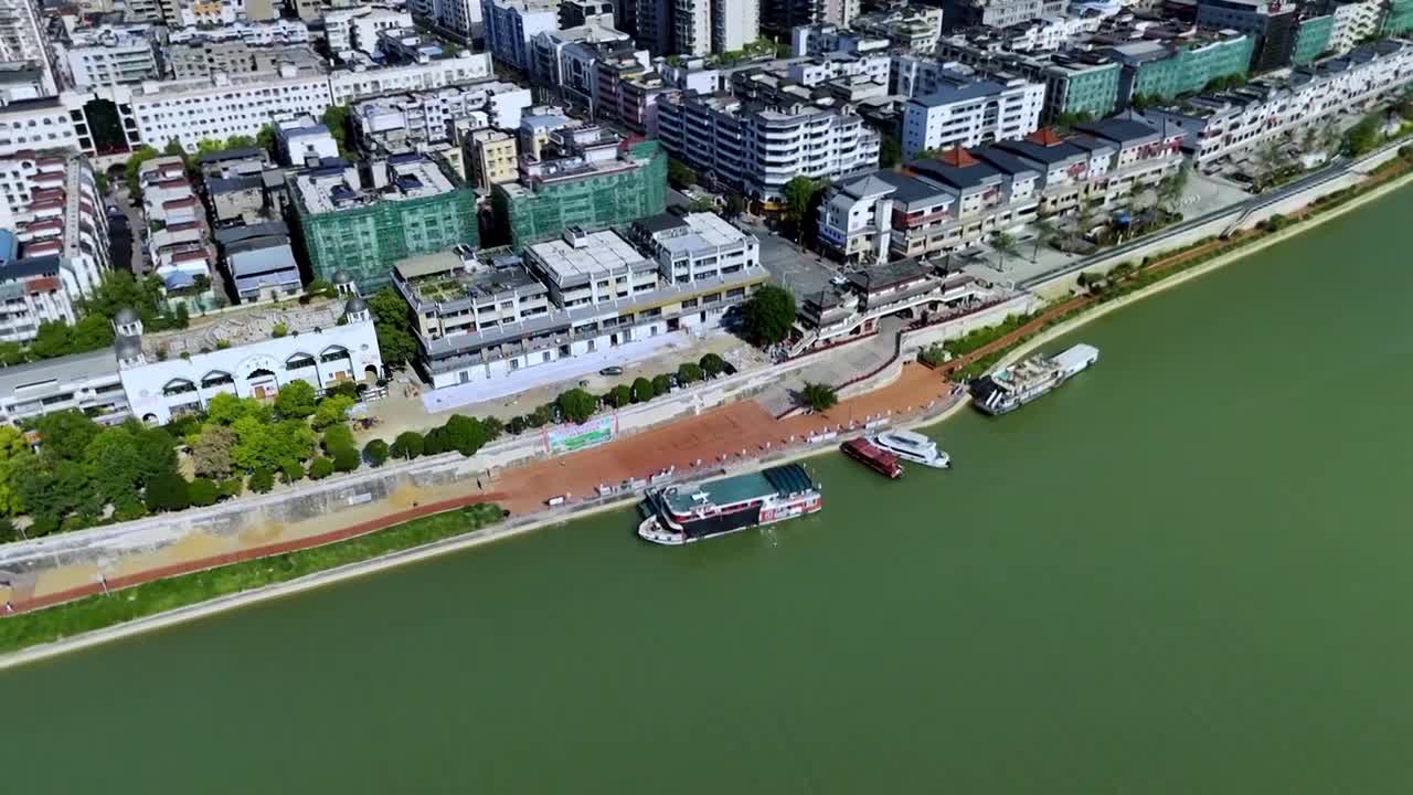 航拍合集：晴空下的四川广元城市风光视频素材