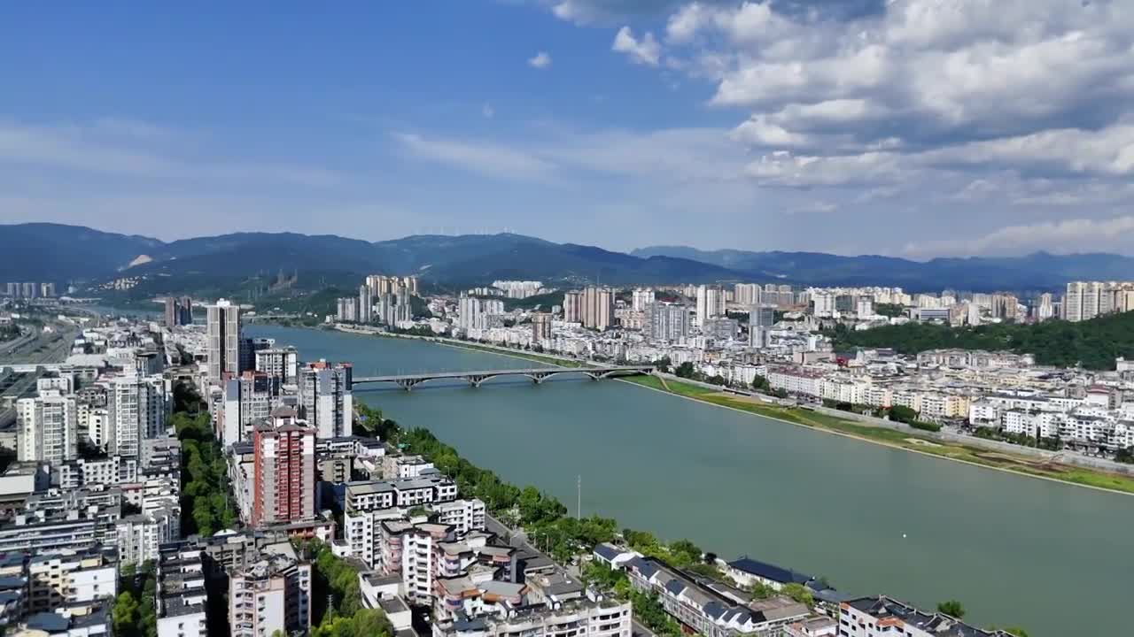 航拍合集：晴空下的四川广元城市风光视频素材