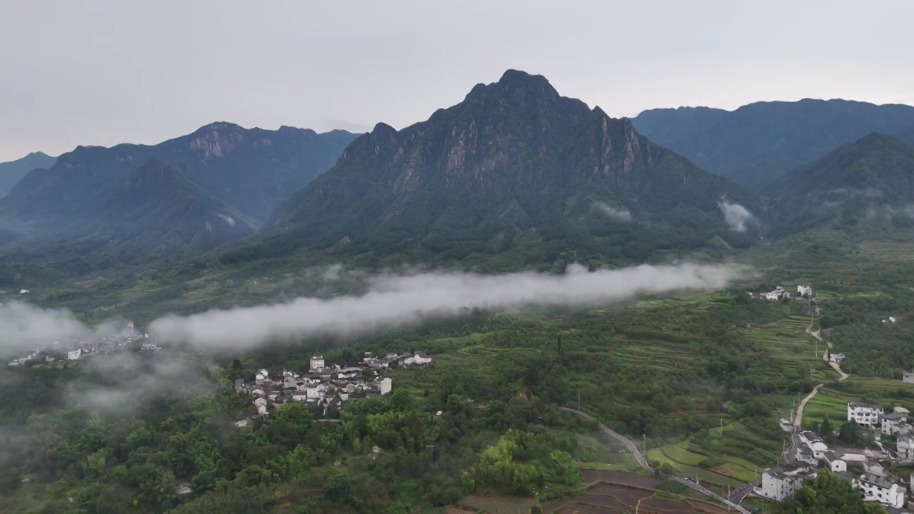 皖南安徽宣城-梅干岭观景台梯田，云雾视频下载