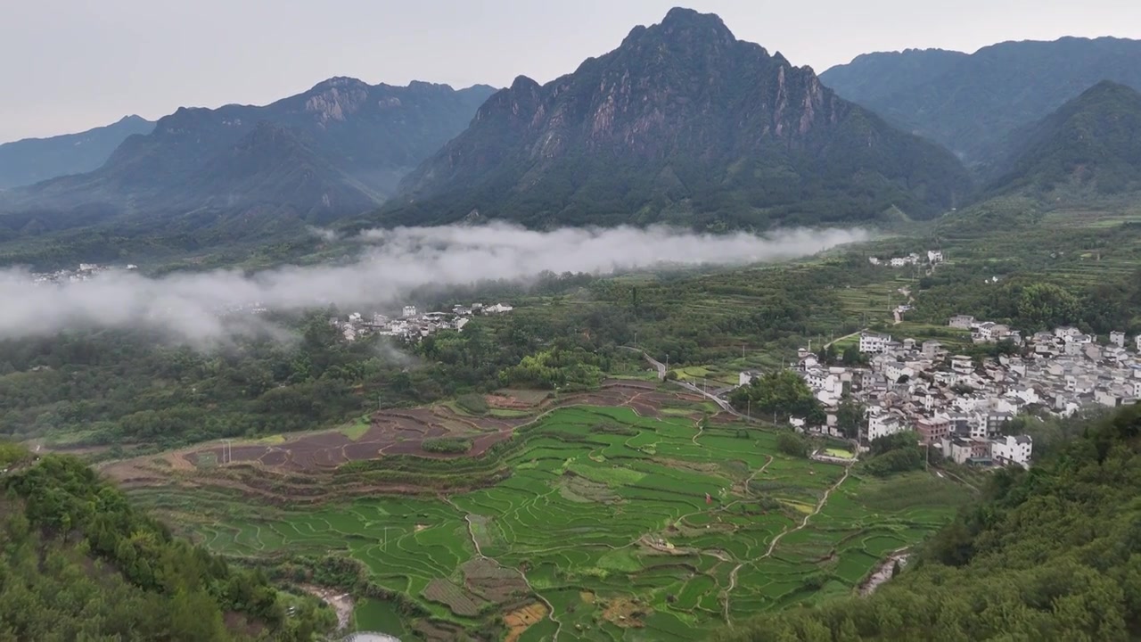 皖南安徽宣城-梅干岭观景台梯田，云雾视频下载