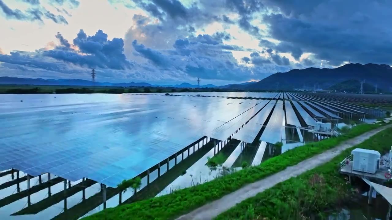 4k广东渔塘光伏渔光一体发电清洁能源航拍视频下载