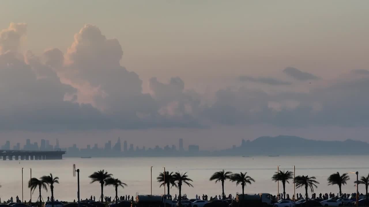 深中通道的日与夜和日出日落与蓝天白云视频下载