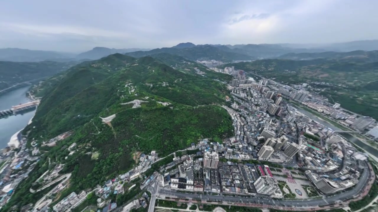 航拍陕南旬阳市区太极城360度全景视频素材