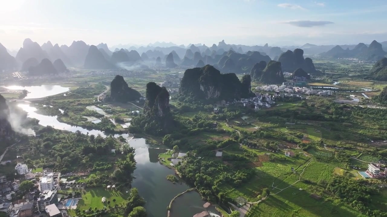 桂林山水喀斯特地貌云雾风光日出视频素材