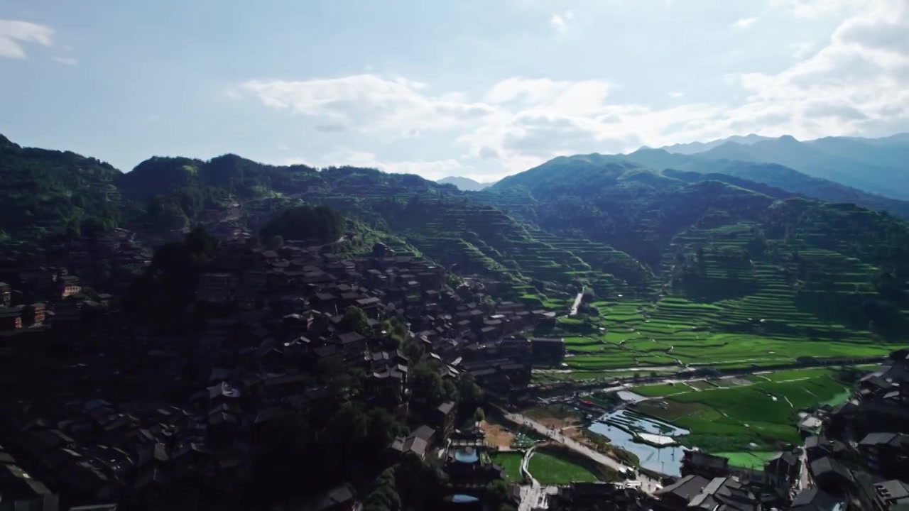 航拍贵州黔东南西江千户苗寨，大力发展旅游经济，乡村振兴视频素材