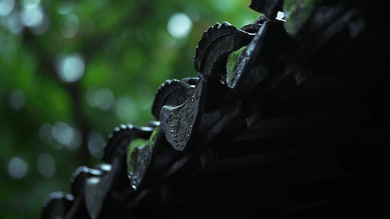 中式园林 下雨屋檐雨水滴落唯美空镜视频素材