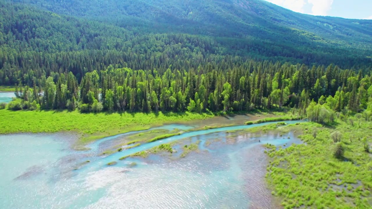 新疆北疆阿勒泰喀纳斯景区神仙湾风景航拍视频素材