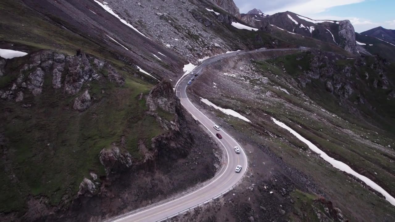 航拍新疆伊犁伊昭公路视频素材