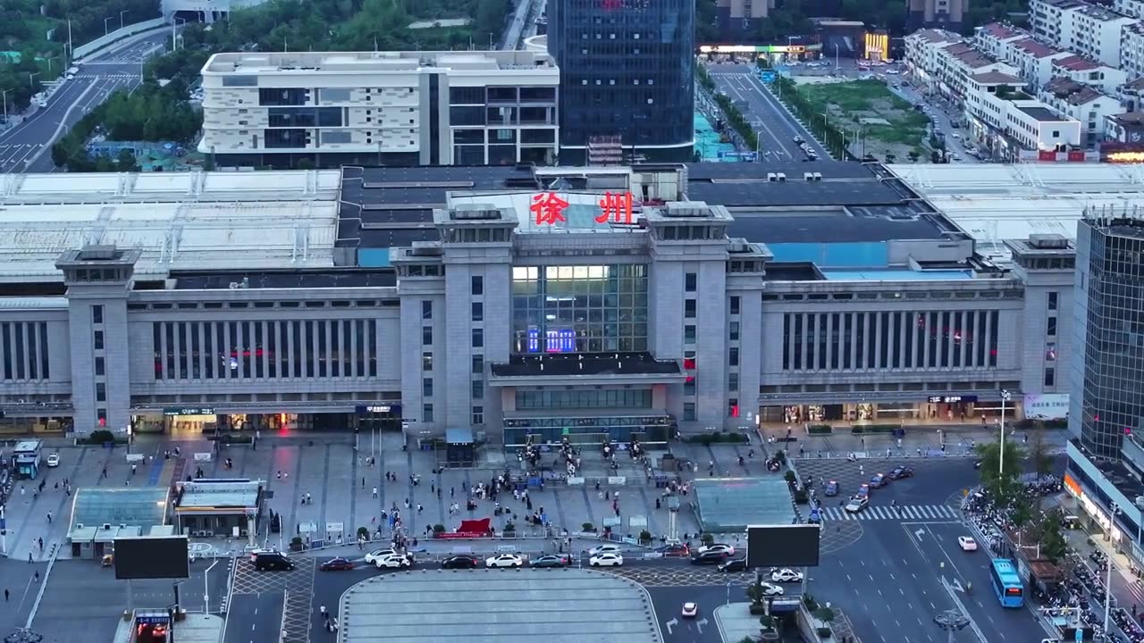 航拍蓝天白云天徐州火车站,徐州旅游城市宣传片背景视频素材