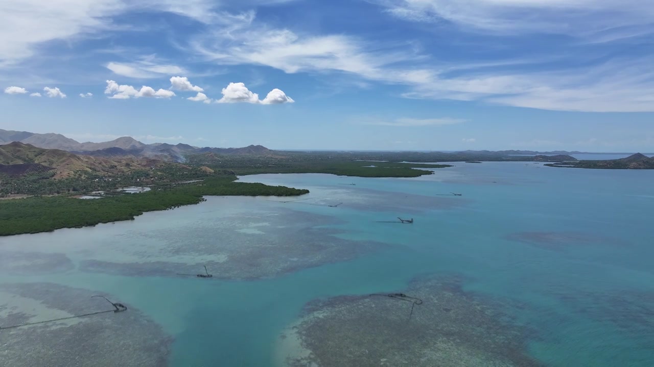 菲律宾，宿务省Cebu，保和省，保和岛Bohol，马比尼Mabini，海湾，水产养殖，螃蟹船，航拍视频素材