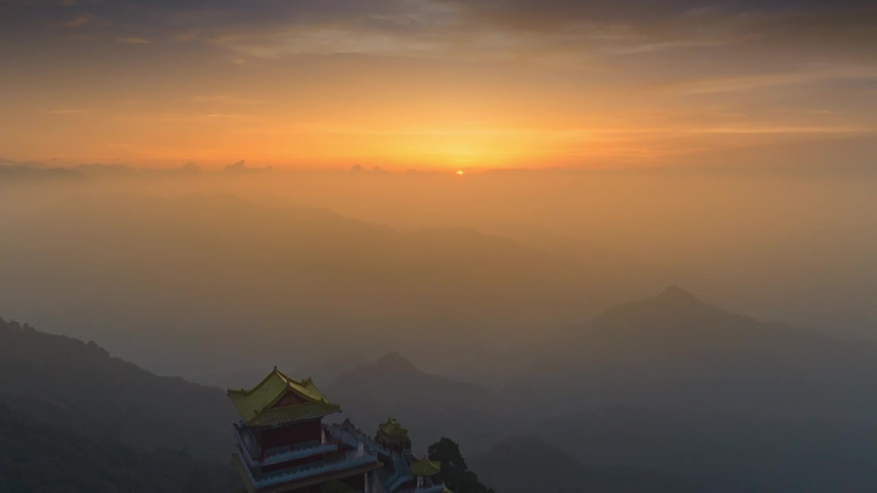 航拍秦岭山南五台寺庙日落夜景灯光视频下载