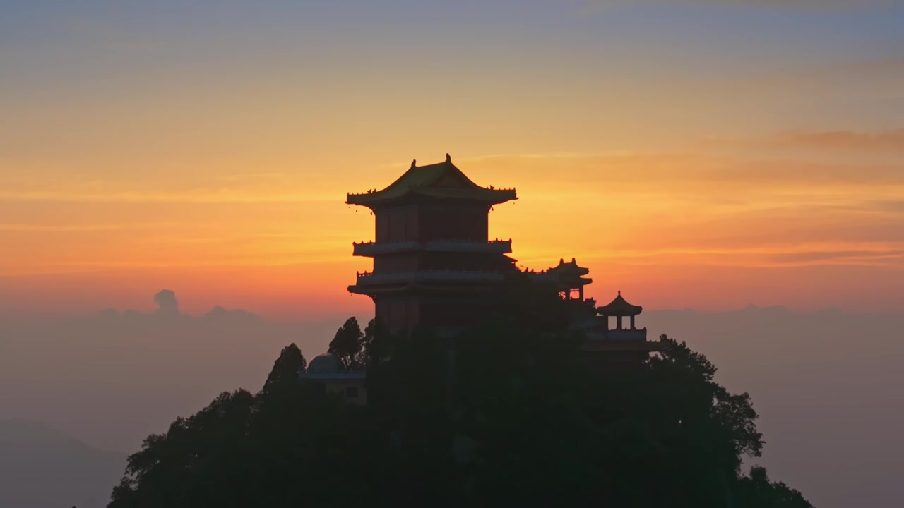 航拍秦岭山南五台寺庙日落夜景灯光视频下载