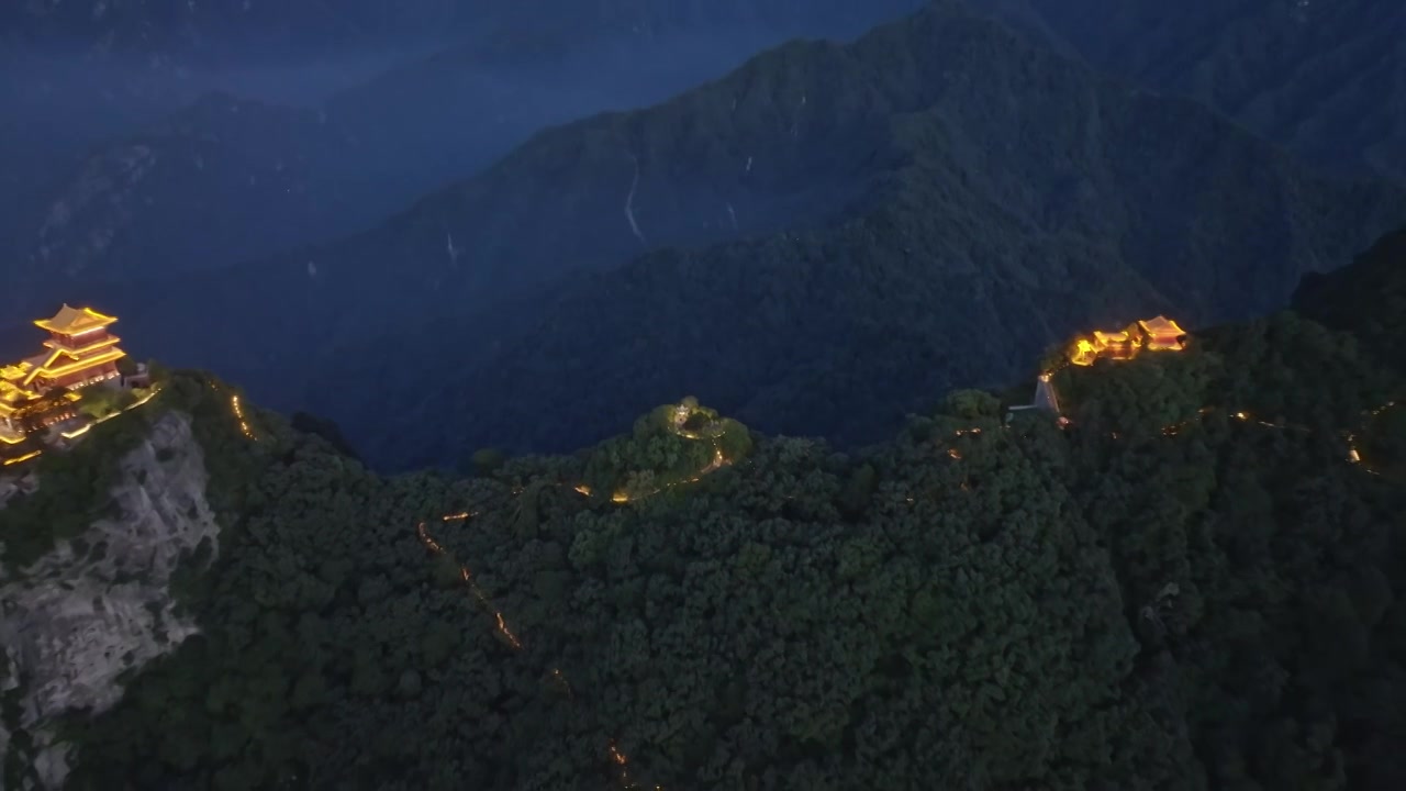 航拍秦岭山南五台寺庙日落夜景灯光视频下载