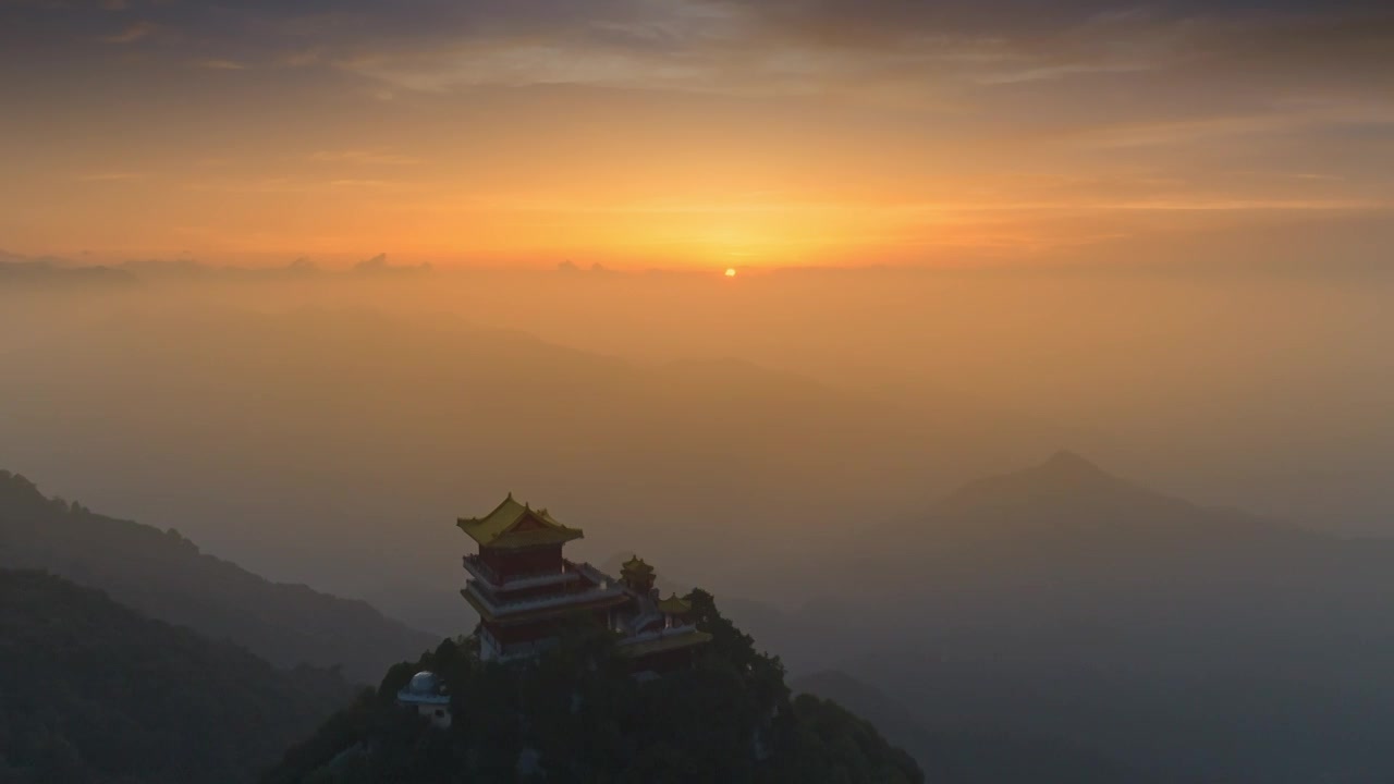 航拍秦岭山南五台寺庙日落夜景灯光视频下载