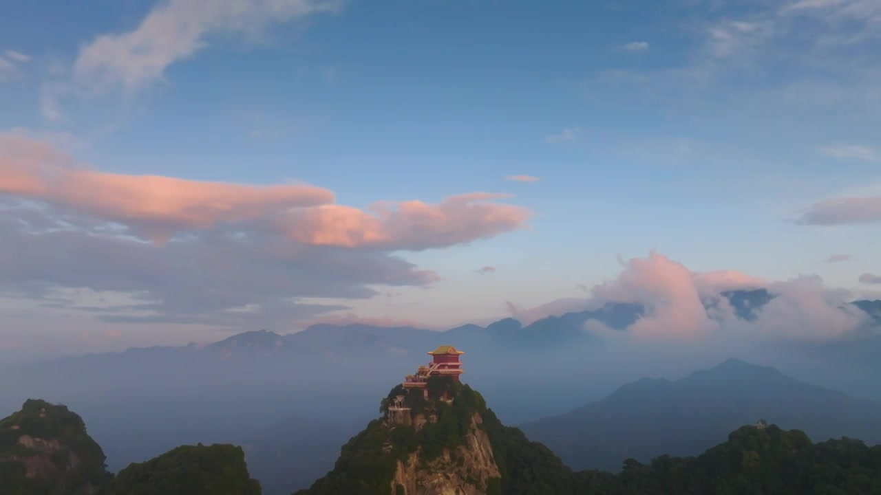 航拍秦岭山南五台寺庙日落夜景灯光视频下载