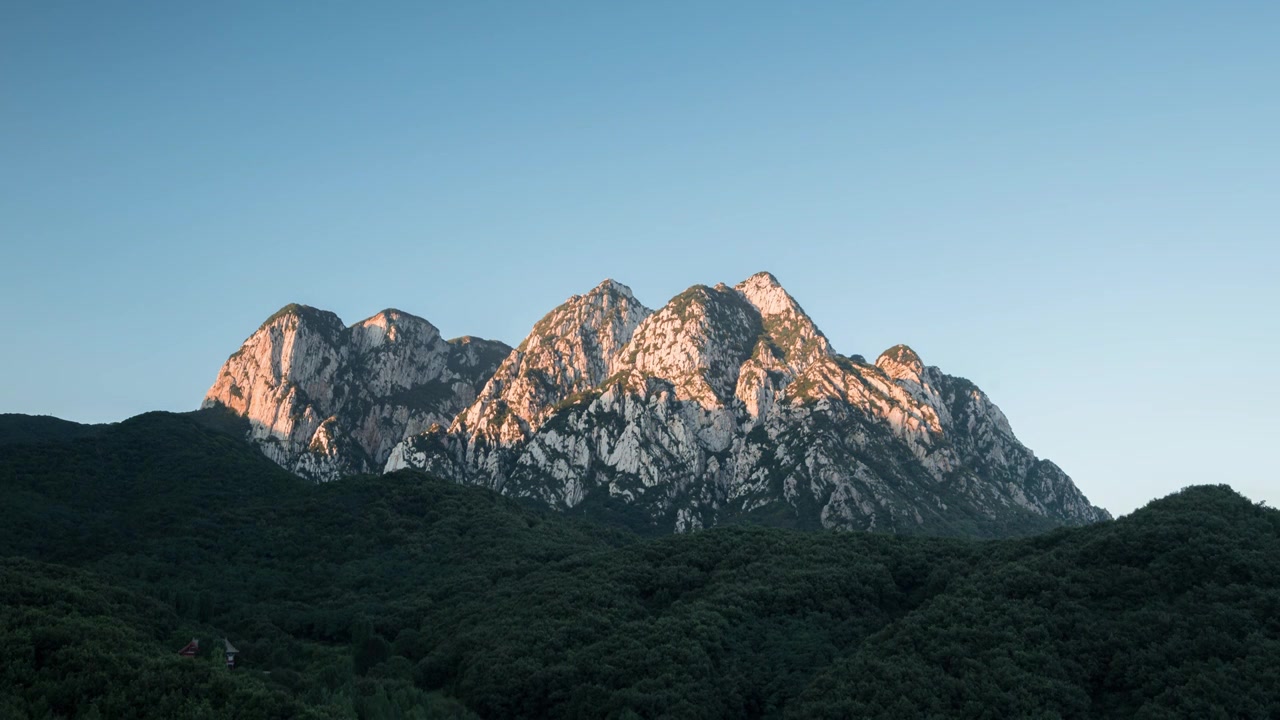 嵩山少室山日照金山-日转夜延时视频下载