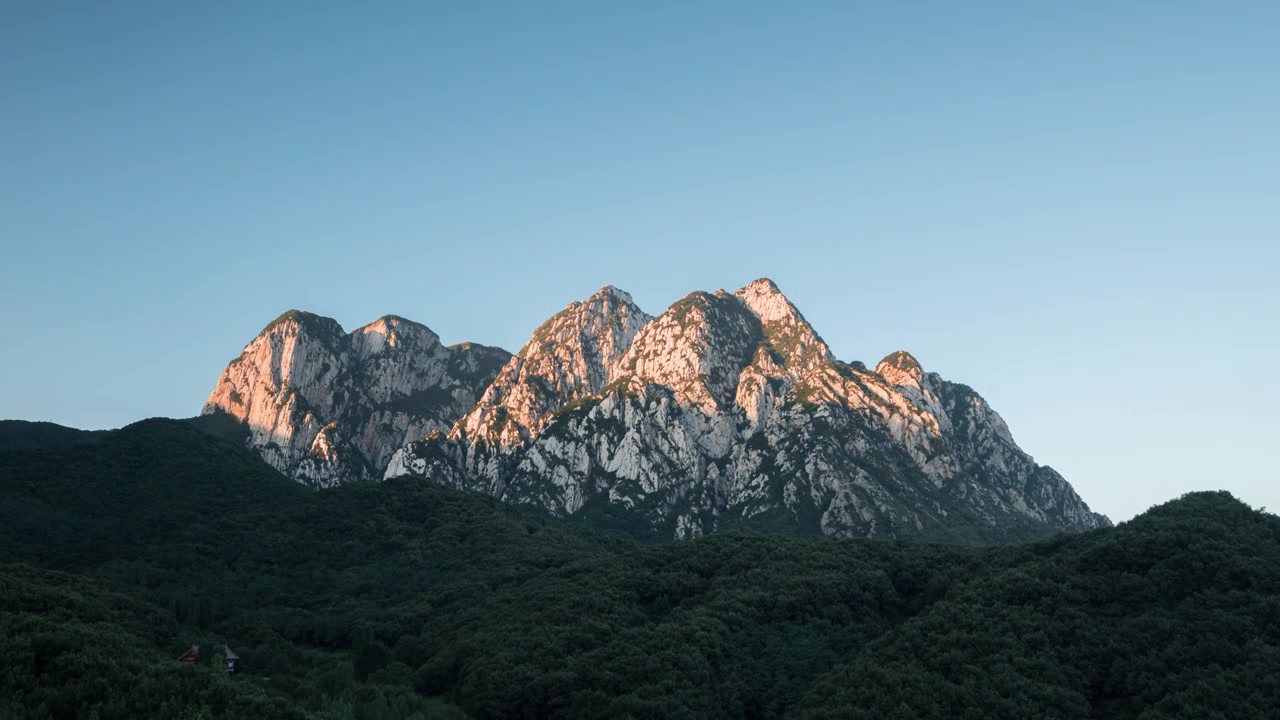 嵩山少室山日照金山-日转夜延时视频下载