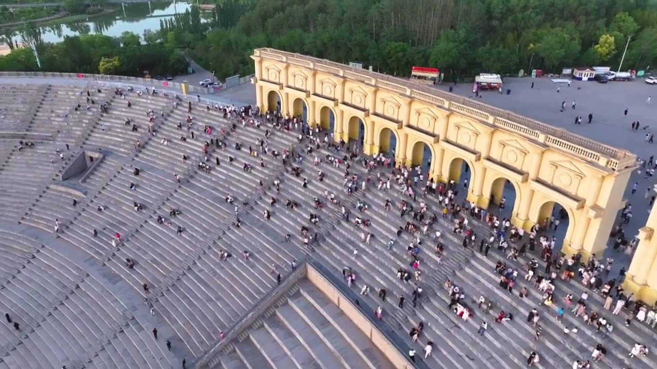 宁夏银川览山公园人群航拍视频素材