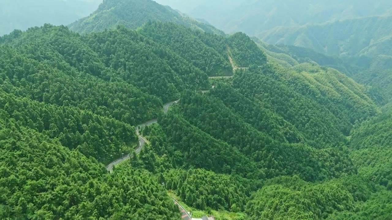 安徽皖南璜尖山区盘山公路视频素材