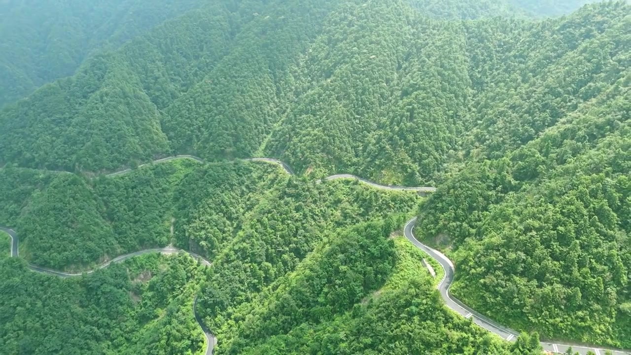 安徽皖南璜尖山区盘山公路视频素材