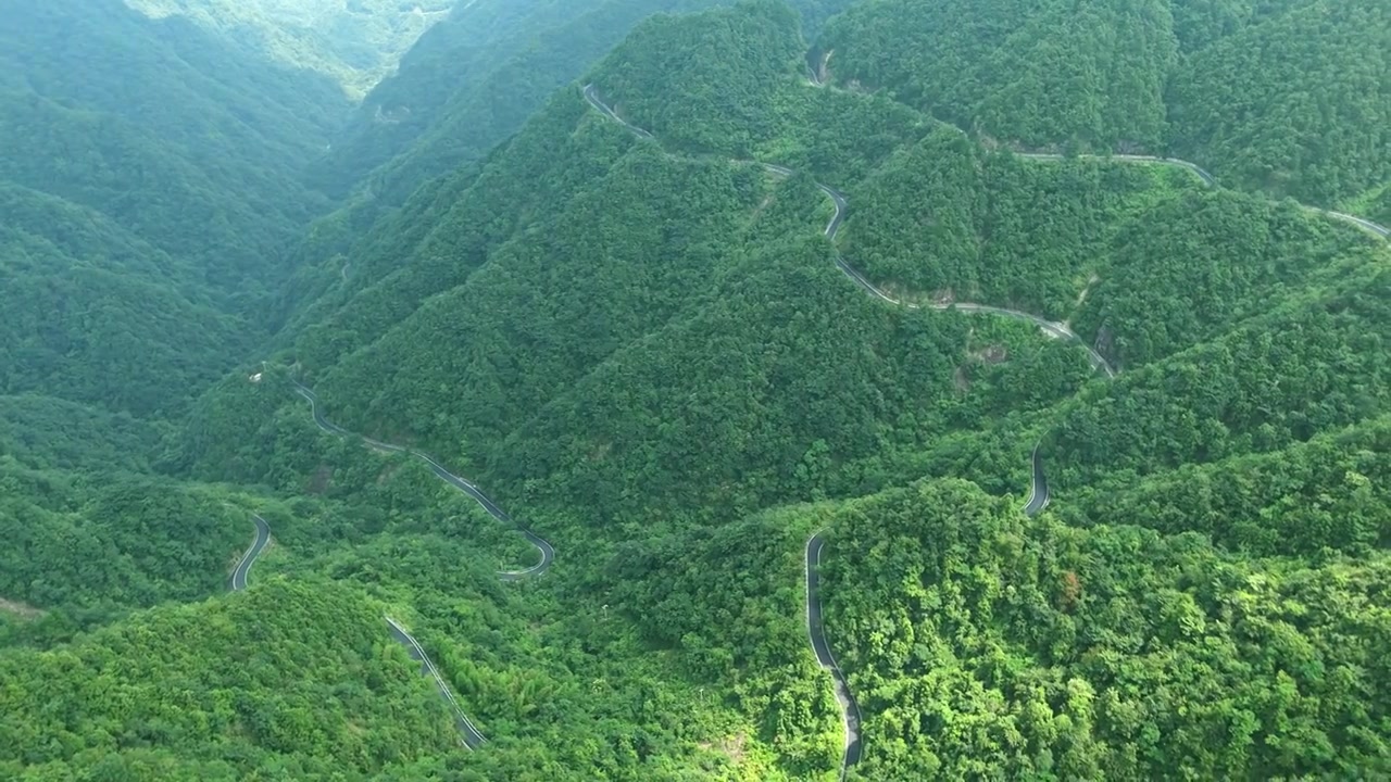 安徽皖南璜尖山区盘山公路视频素材