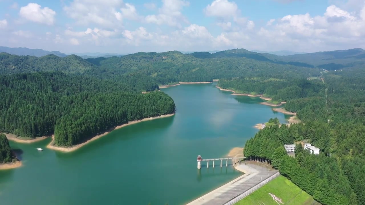 航拍湖北利川福宝山水库视频下载