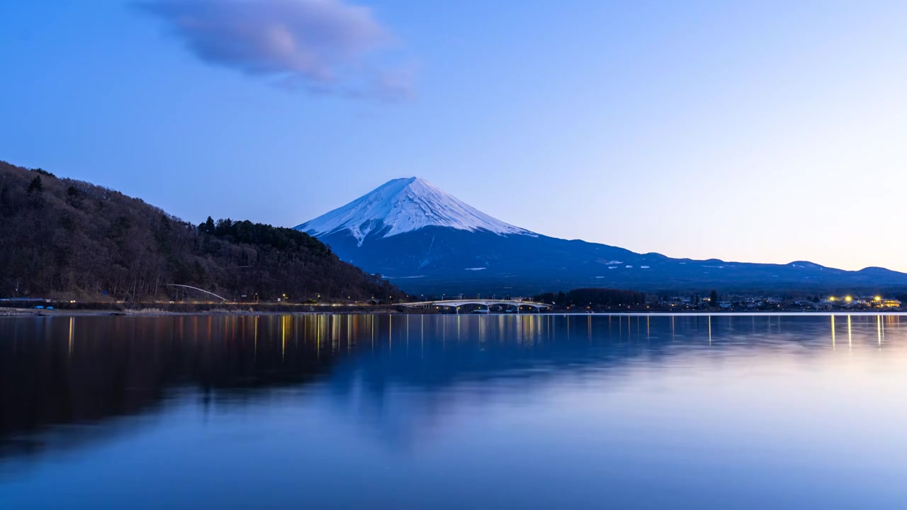 日本富士山蓝调夜景延时视频下载