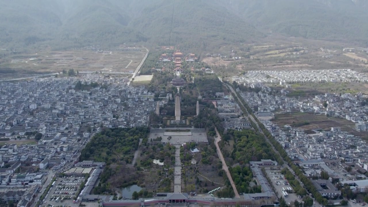 云南大理苍山航拍崇圣寺三塔视频素材