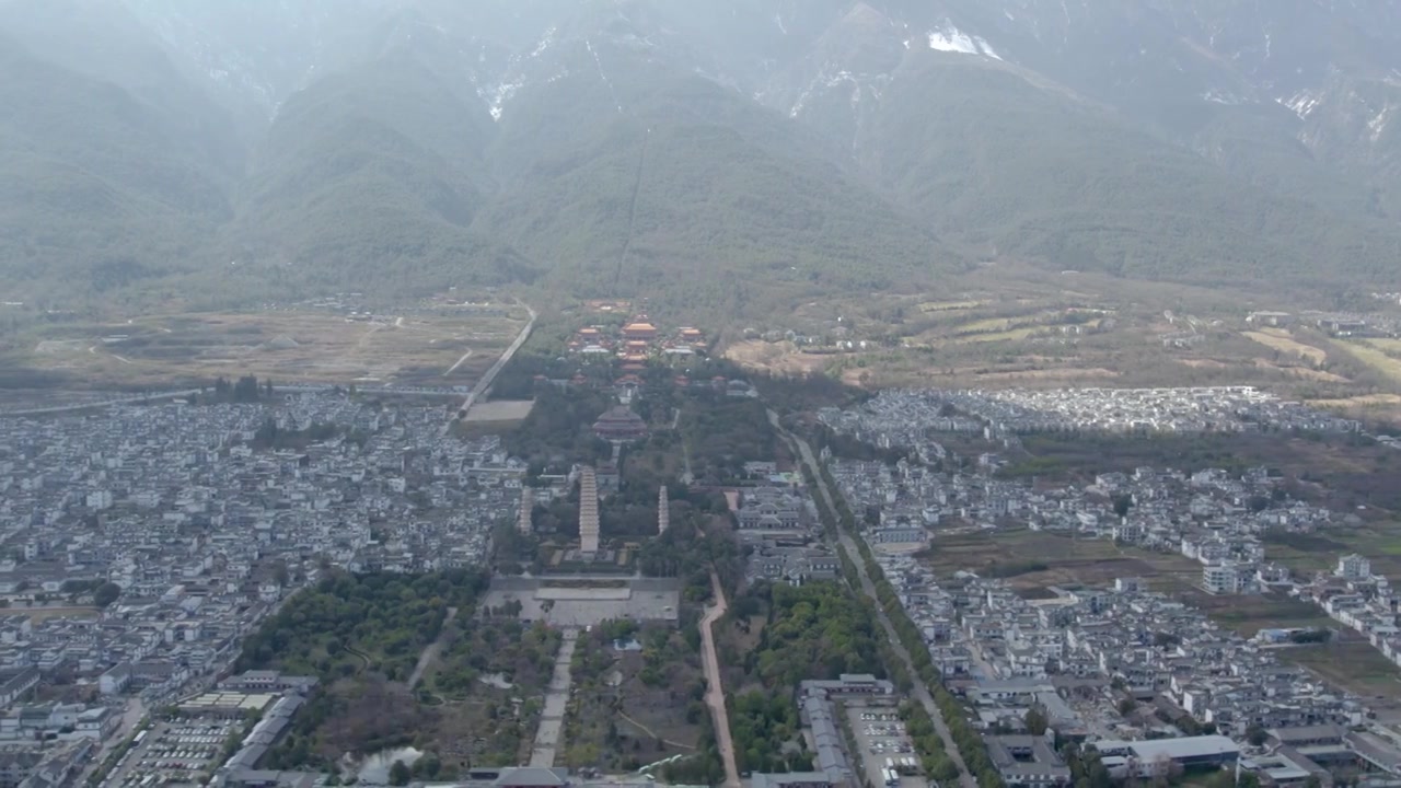 云南大理苍山航拍崇圣寺三塔视频素材