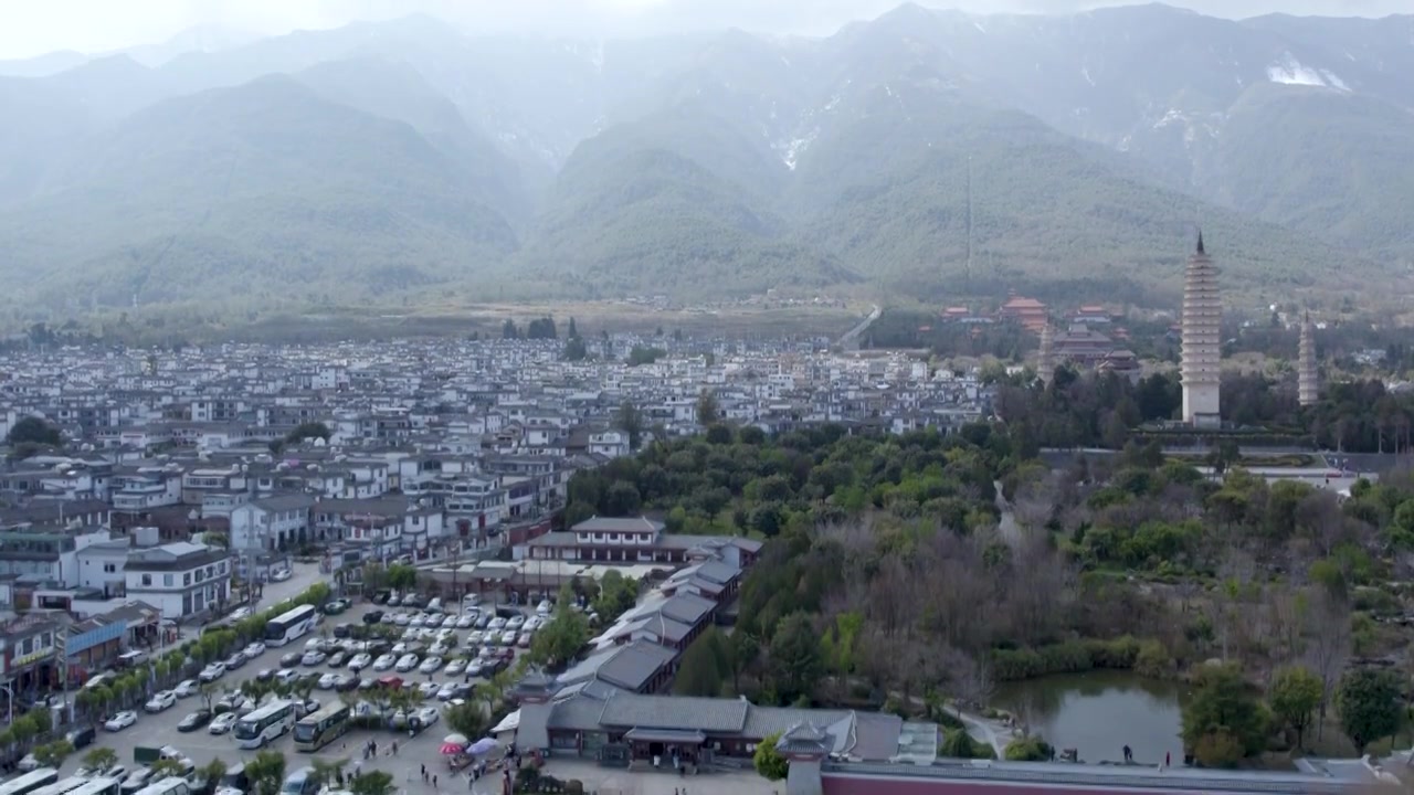 云南大理苍山航拍崇圣寺三塔视频素材