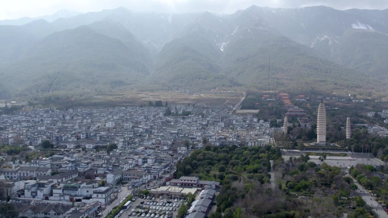 云南大理苍山航拍崇圣寺三塔视频素材