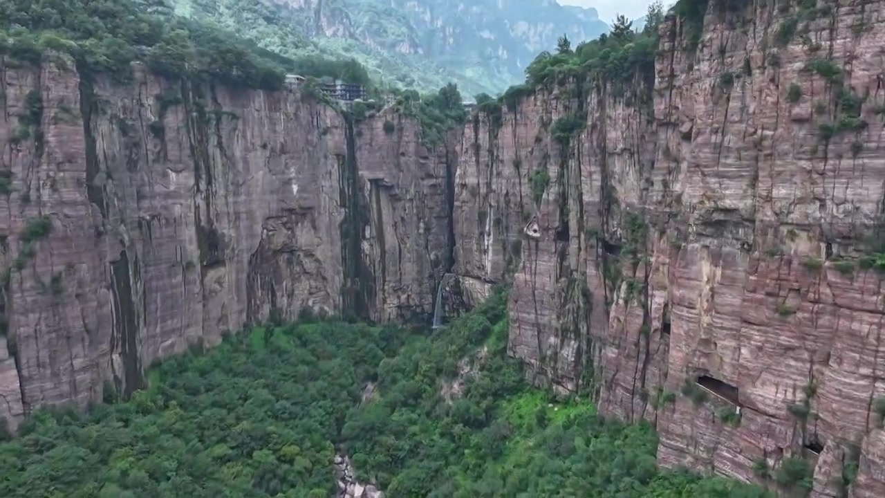 河南林州太行山万仙山景区郭亮村峡谷视频下载