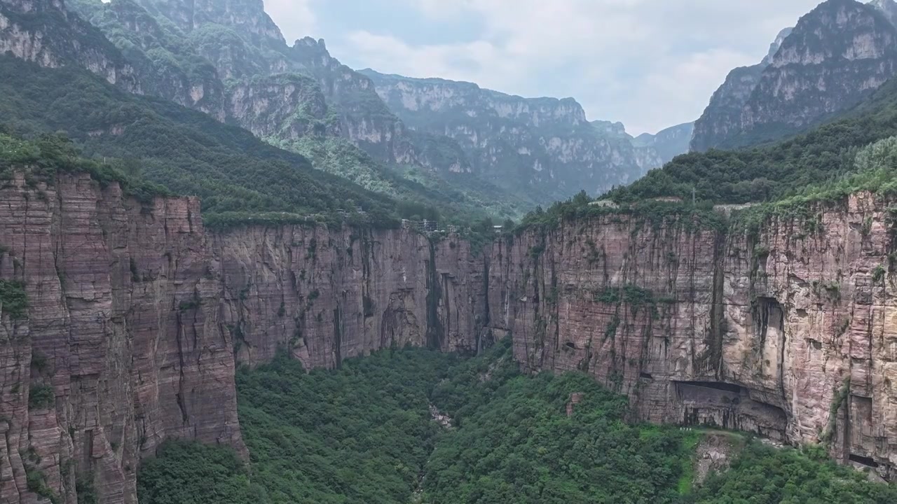 河南林州太行山万仙山景区郭亮村峡谷视频素材