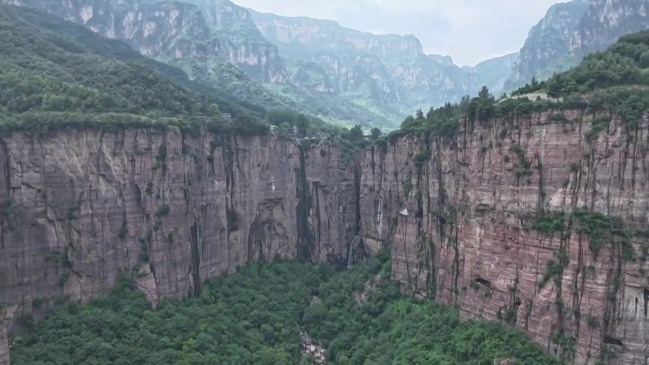 河南林州太行山万仙山景区郭亮村峡谷视频素材